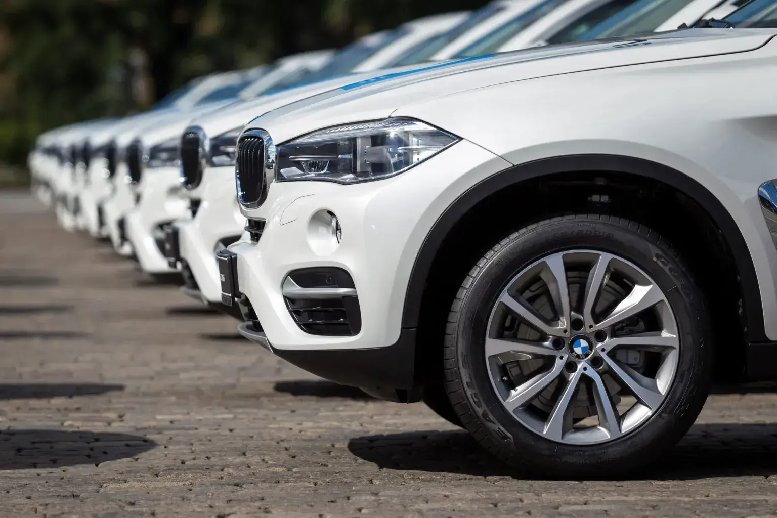 BMW предупредил о рисках использования «пиратских» машин, собранных в России
