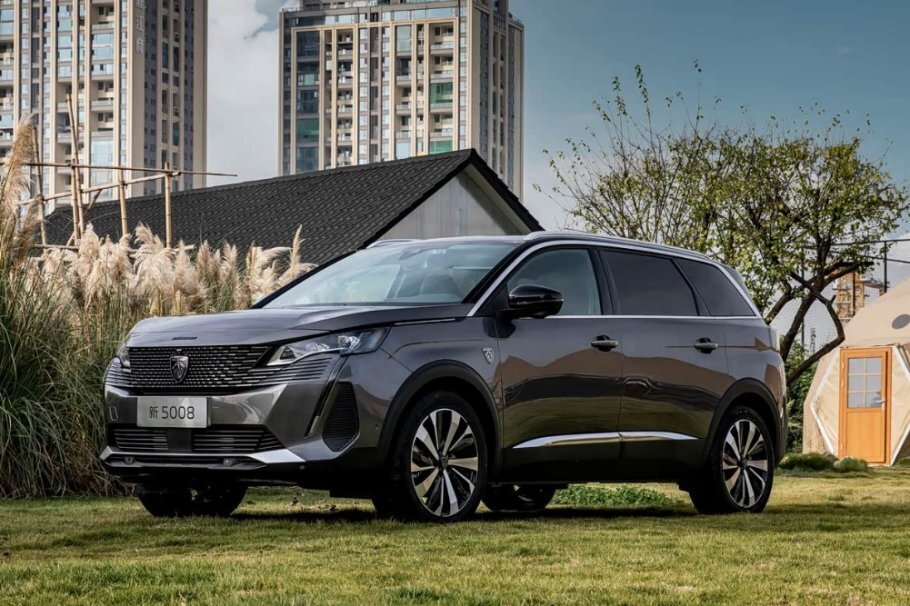 В России стартовали продажи Peugeot 5008 с двигателем 150 л.с. и передним приводом