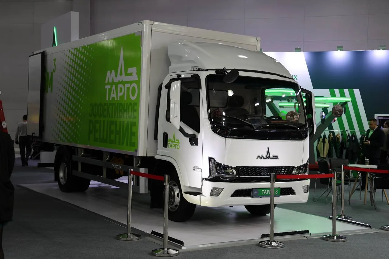 За рулем назвал три позитивных отличия нового МАЗа от легковых автомобилей
